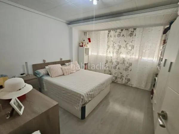 Foto ffda2934-0a8d-4963-bc5d-0daa741e1c30. Pis a Benetússer