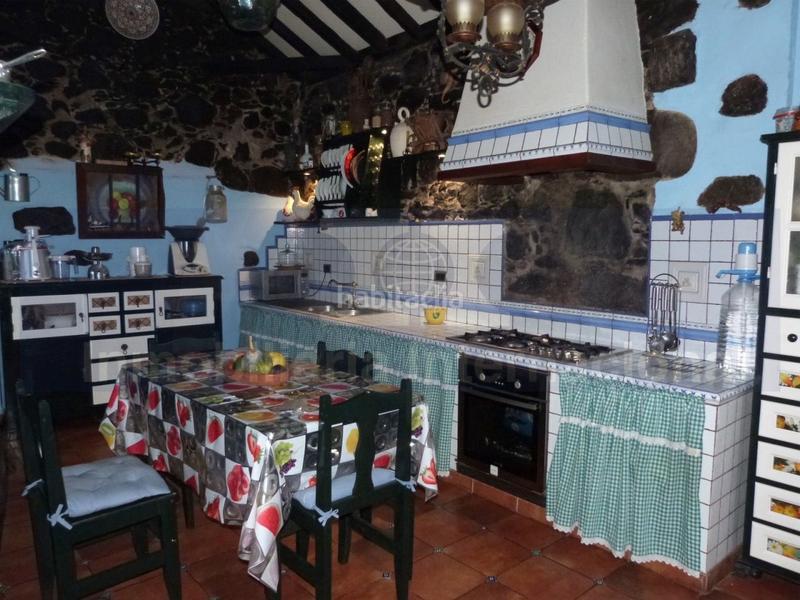 Foto e2cbc7bf-2edf-41b4-a6ae-20ba6df893ee. Masia a Los Realejos pueblo Realejos (Los)
