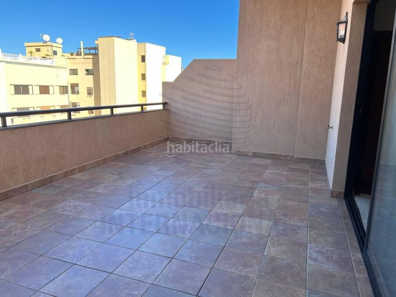 Foto 55d73937-4110-4f3c-bb1c-d5840a79ec7a. Àtic a Zona Martiánez Puerto de la Cruz