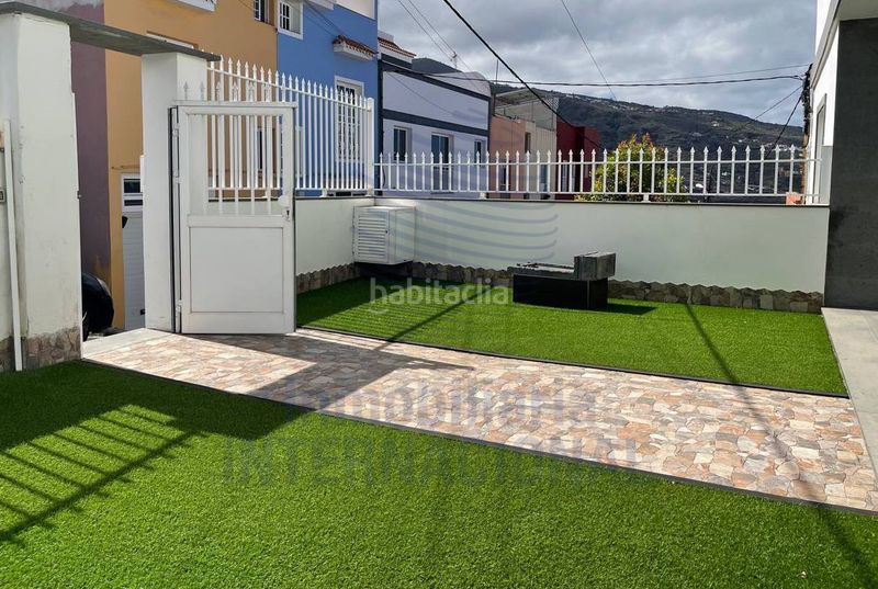 Foto c5ffb6b4-8941-48c2-b22c-cdc94afd3306. Casa amb xemeneia aparcament a Icod de los Vinos pueblo Icod de los Vinos