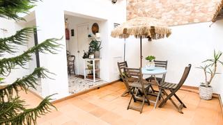 Casa a schiera in Banyoles. Casa en muy buen estado con terraza a 6 min del lago de bañolas