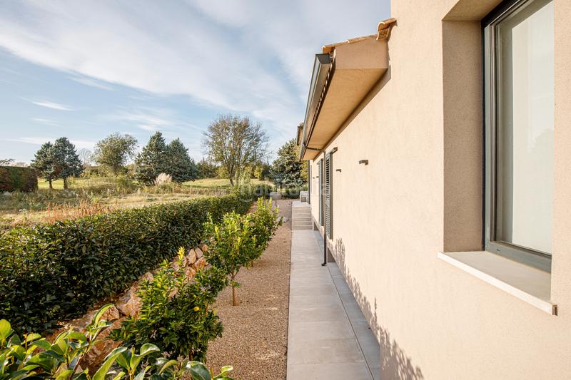 Foto 6f4d2e5c-73c1-49cd-89e7-20b092a8db8e. Casa villa única de 3 viviendas en el golf de torremirona en Navata