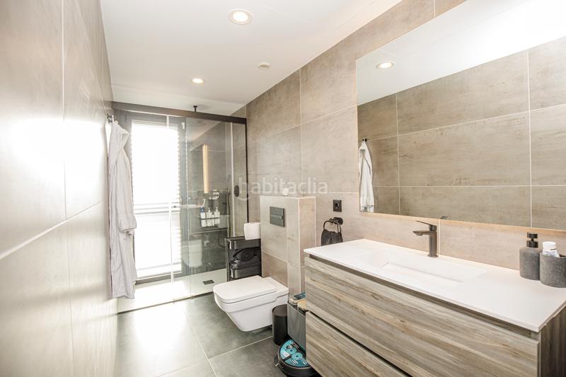 Foto cd3b3b2a-66af-42f9-a94e-331fa55be784. Casa villa única de 3 viviendas en el golf de torremirona en Navata