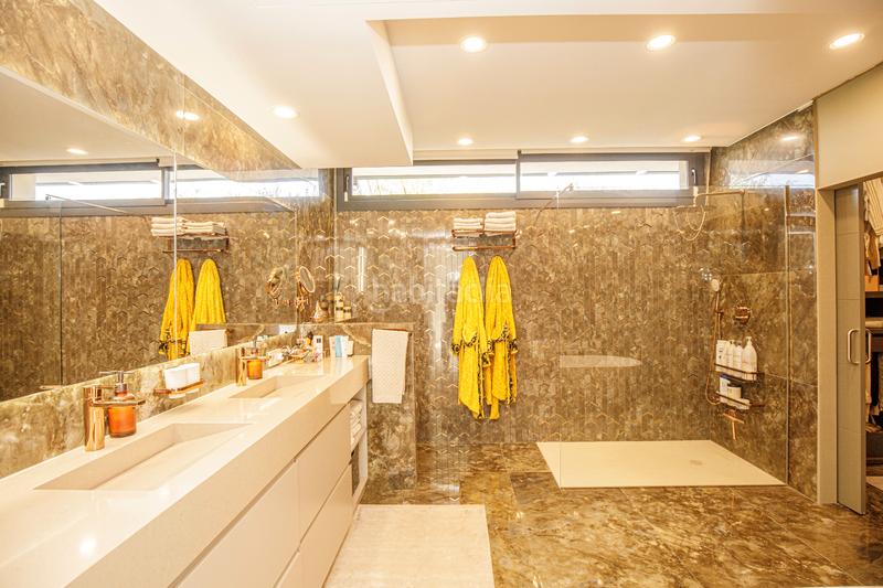 Foto f9260de2-ad13-4fec-a5e1-72636851403e. Casa villa única de 3 viviendas en el golf de torremirona en Navata