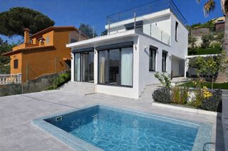 Xalet  Carrer p�o baroja. Chalet con piscina terra brava