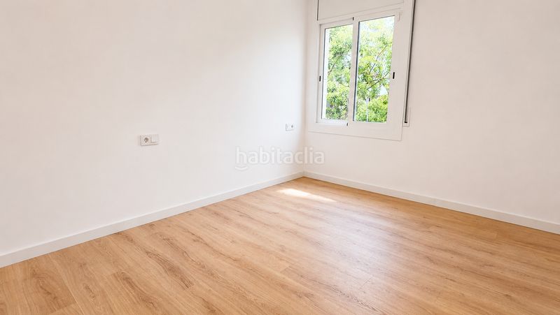 Foto b5d5c1d0-e337-41cb-98fe-2d6a2e5c4e61. Pis amb calefacció a Baix Guinardó Barcelona