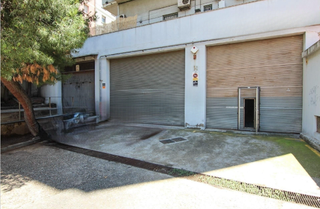 Fabrikhalle in Carrer de can calders 21. Nave en el interior de sant feliu de llobregat: una amplia nave
