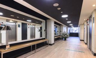 Lloguer Local Comercial a Carrer de calbria 189. Local comercial de alquiler de medidas de  727 m se encuentra e