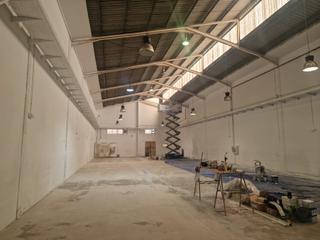 Miete Fabrikhalle in Carrer xavier nogués 10. Nave industrial de 800 m² + altillo – posibilidad de ampliación