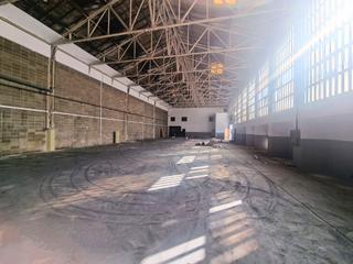 Rent Industrial building in Carrer d'armenteres 60