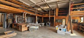 Nau industrial a Carrer galileu 10. ?? se vende nave industrial utilizada como corte de maderas o ca