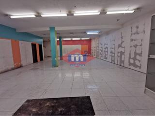Lloguer Local Comercial  Victoriano perez vidal. Se alquila amplio local comercial de 160 m en zona muy transitad