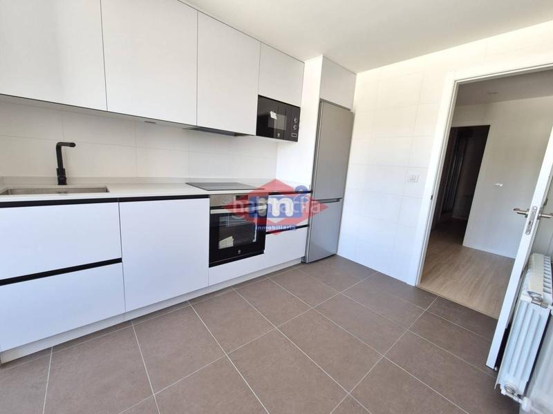 Foto dc1f0910-fb4f-4a71-9a5e-78c83faf875d. Pis amb calefacció aparcament a Salvaterra de Miño