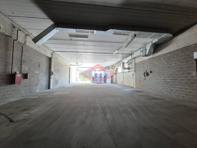 Foto d083b9c6-c037-480d-9551-a1052c8f9416. Location bâtiment à usage industriel dans Mos