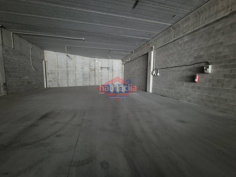 Foto d9ecde31-1586-43af-986f-de12b4b29e05. Location bâtiment à usage industriel dans Mos
