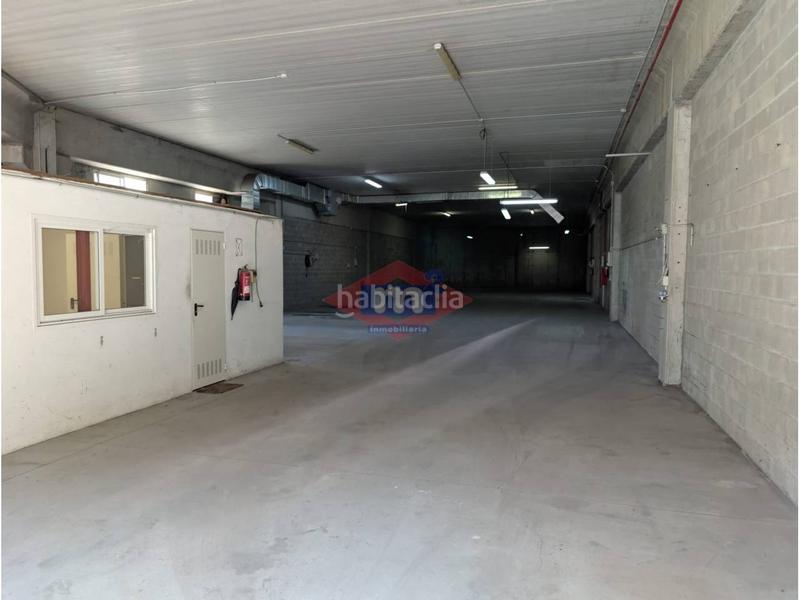 Foto f02faadb-805e-4862-b9bf-ba53fd4dc482. Location bâtiment à usage industriel dans Mos