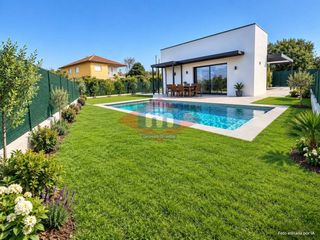 Chalet  Calle porto. Vivienda unifamiliar moderna en planta baja