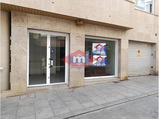 Lloguer Local Comercial  Calle rafael tilve adrio. Excelente oportunidad comercial en el centro de salceda de casel
