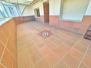 Pis  Calle centro. Ático con amplia terraza de casi 30 m y 3 dormitorios