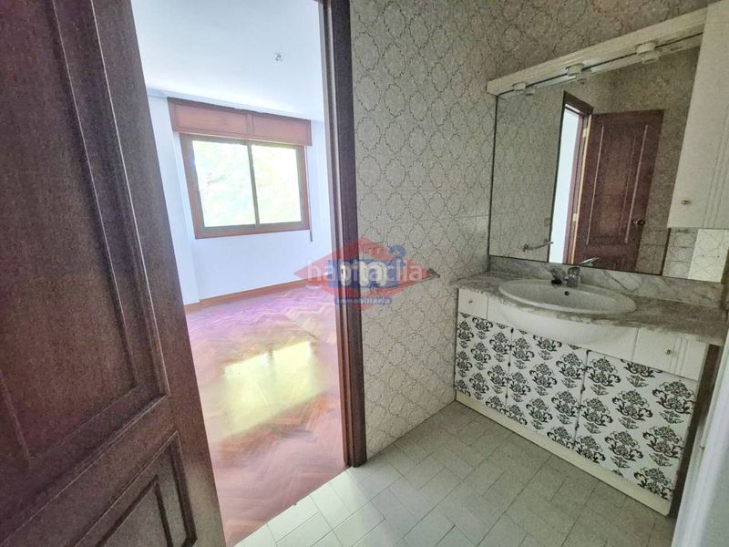 Foto 30f52d12-f6b1-43d9-b397-01ffb84a642c. Flat in avenida concordia 54 in Tui