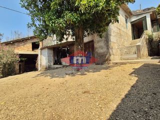 Casa in Calle periferia 5. Casa de piedra para reformar con parcela de 800 m  gran potencia