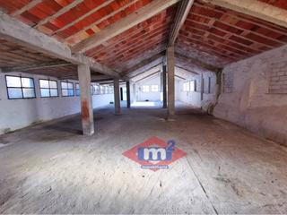 Lloguer Local Comercial  Mos. Se alquila almacén