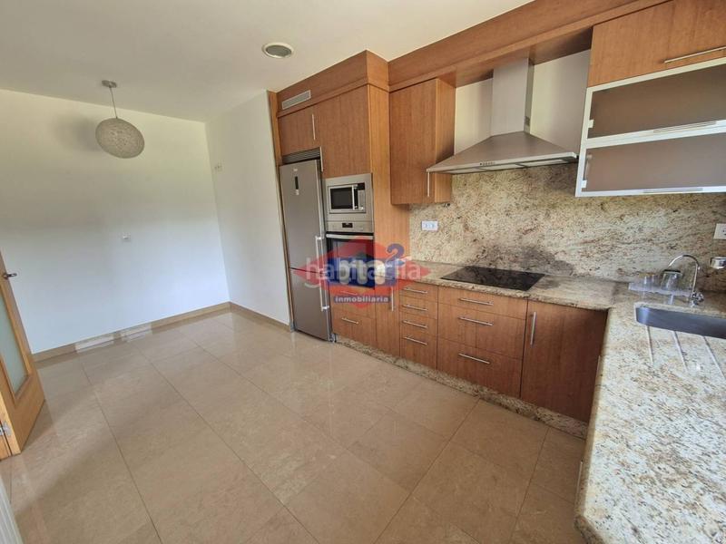 Foto 200c09cc-6936-44e8-99f1-9e22c5b19cea. Xalet amb calefacció aparcament a Salceda de Caselas