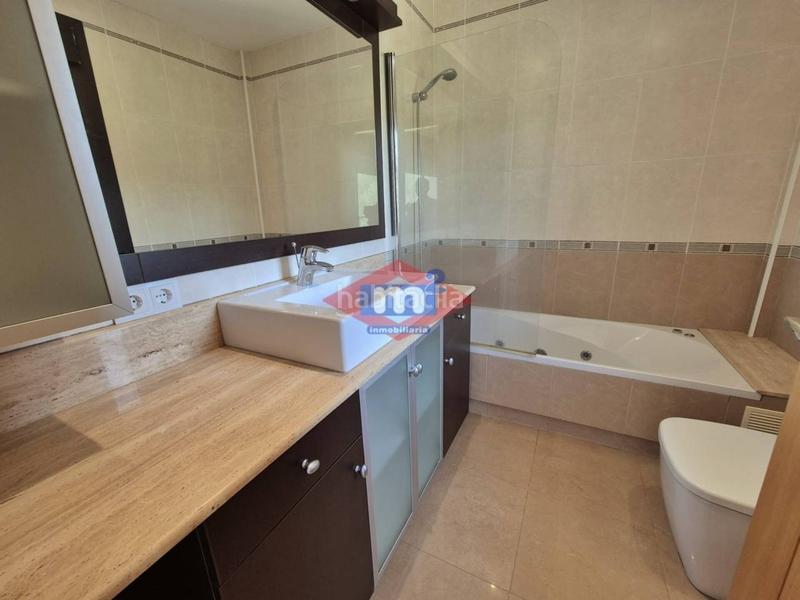 Foto 21a67835-0ae0-4073-b72e-57d264b363b0. Xalet amb calefacció aparcament a Salceda de Caselas