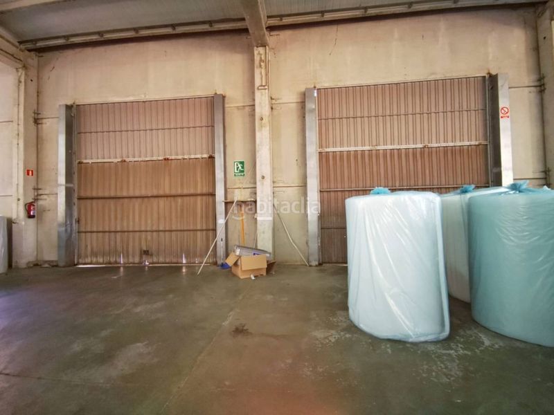 Foto 5f675f76-0354-4f74-bf8d-b5506ee286f8. Location bâtiment à usage industriel dans Mos
