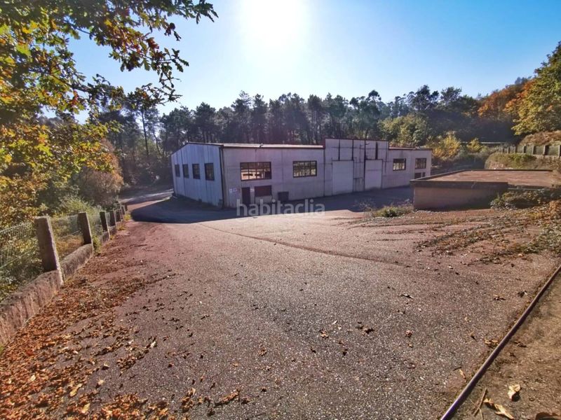Foto b223a582-f4e3-45e2-83ac-42264f67843a. Location bâtiment à usage industriel dans Mos