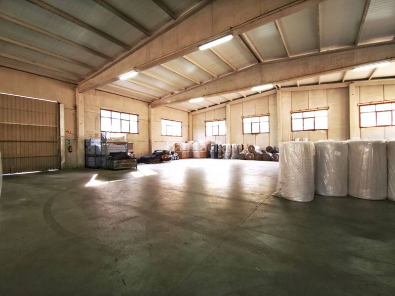 Foto de184b4c-eb5d-4893-8a02-e6d6b458b5ef. Location bâtiment à usage industriel dans Mos