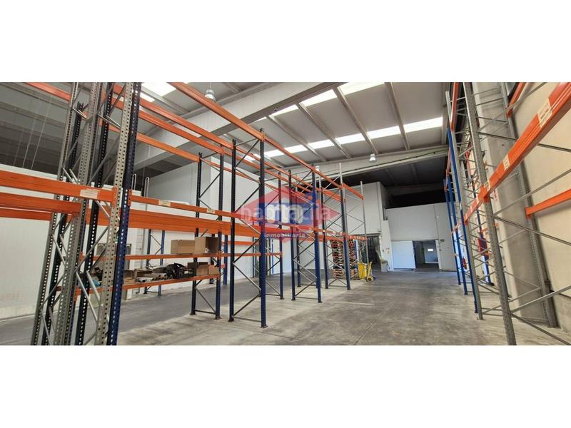 Foto 989d2578-7a44-42fd-9ae1-51beaff4d52a. Capannone industriale in Porriño (O)