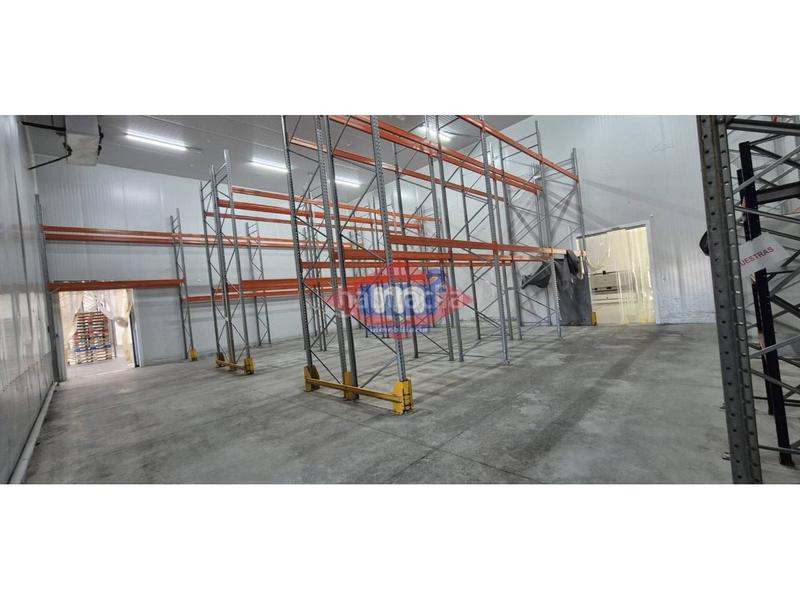 Foto b2d081a9-6d49-476f-8d58-bf7976ee0a6c. Capannone industriale in Porriño (O)