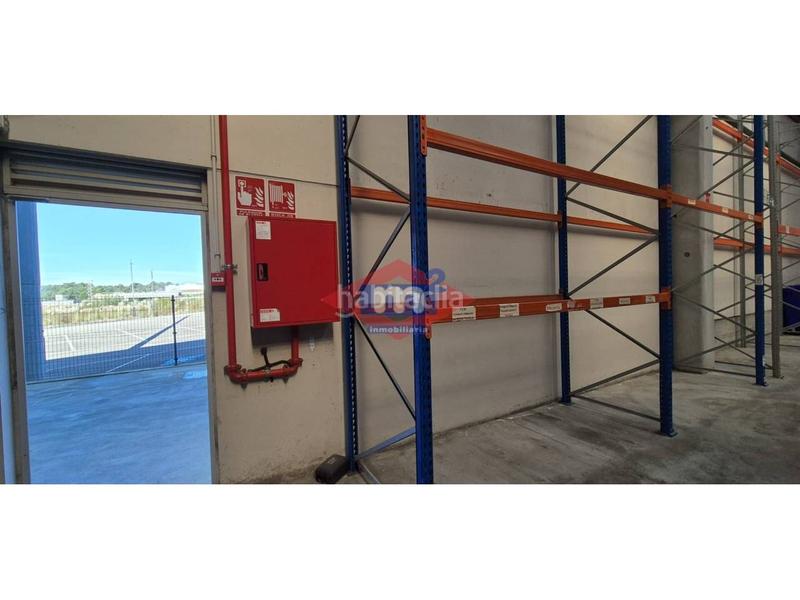 Foto cb597951-66c9-4e12-b00f-5c176305e17c. Capannone industriale in Porriño (O)