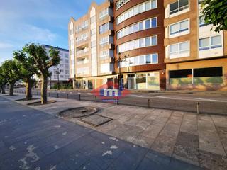 Lloguer Local Comercial  Ramon y cajal. Local en alquiler