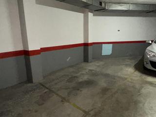 Lloguer Aparcament cotxe  Carrer de josep ricart. Plaza de parking en buen estado y fácil acceso