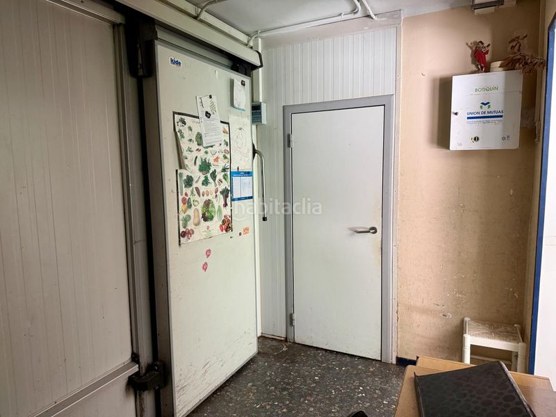 Foto c44a7b82-665a-4c14-9ffd-6f30e66aa3ce. Local comercial a Sant Ildefons Cornellà de Llobregat