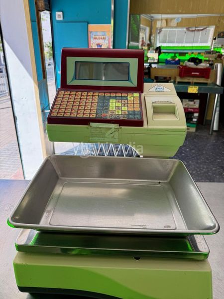 Foto f5361e04-afae-45e0-8563-4b2180c3f398. Local comercial a Sant Ildefons Cornellà de Llobregat