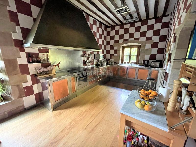 Foto 191ea761-01a5-4ee1-ab7b-eadd33ee6ab4. Casa casona de piedra totalmente restaurada en Mazcuerras