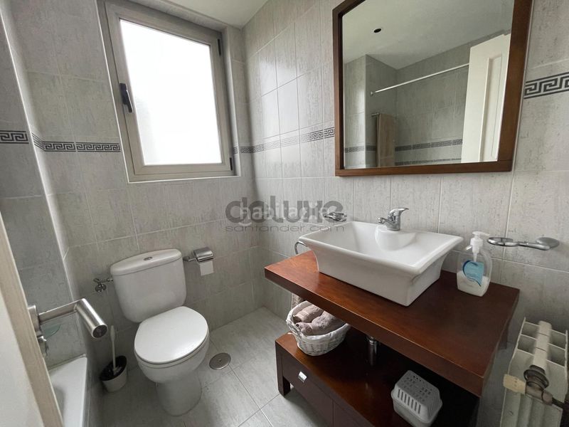 Foto 11e5ad75-c9ea-4ea9-855f-9fe4e79c5fe4. Rent flat with heating parking in Valdenoja Santander