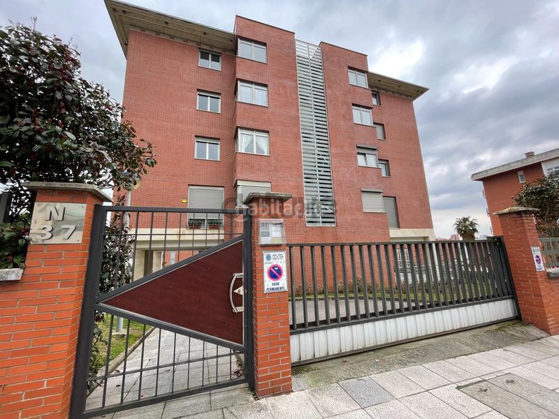 Foto 2b2d9cdc-28c1-479d-84e4-8a05432f472b. Rent flat with heating parking in Valdenoja Santander
