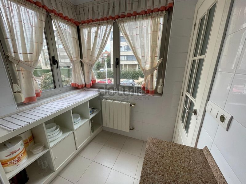 Foto cf6e59b1-c3c0-4669-88c6-31ffbacdfa6a. Rent flat with heating parking in Valdenoja Santander