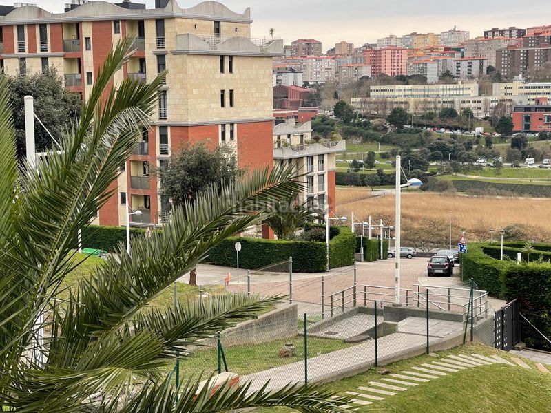 Foto f2829940-706d-4f32-bb09-d29d43a0bca5. Rent flat with heating parking in Valdenoja Santander