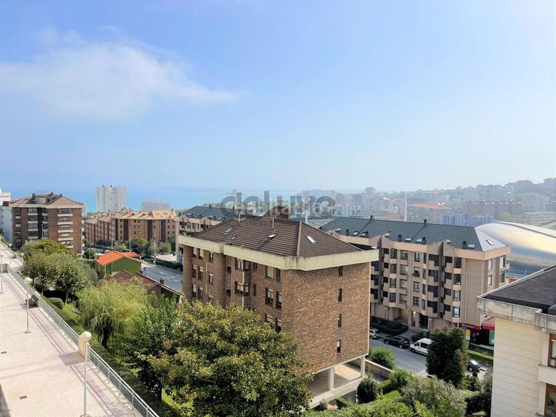 Foto ddf385eb-1835-4b48-bbfb-cc04e2d94678. Rent flat with heating parking pool in Valdenoja Santander