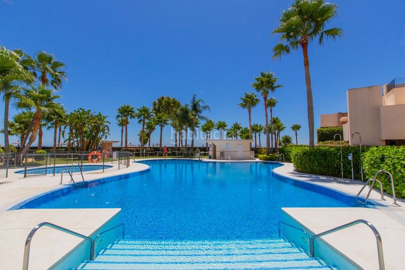 Foto 238a54aa-1ea0-4e3c-9f9b-d07aed9cad58. Apartament amb aparcament piscina a Parque Central Estepona