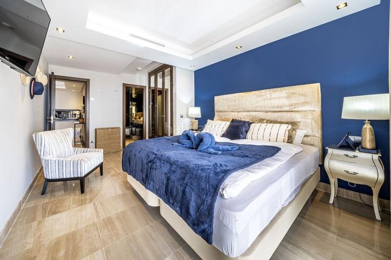 Foto 0412c598-54fb-4667-8e43-43bb7208d218. Piccolo appartamento con parcheggio piscina in Parque Central Estepona