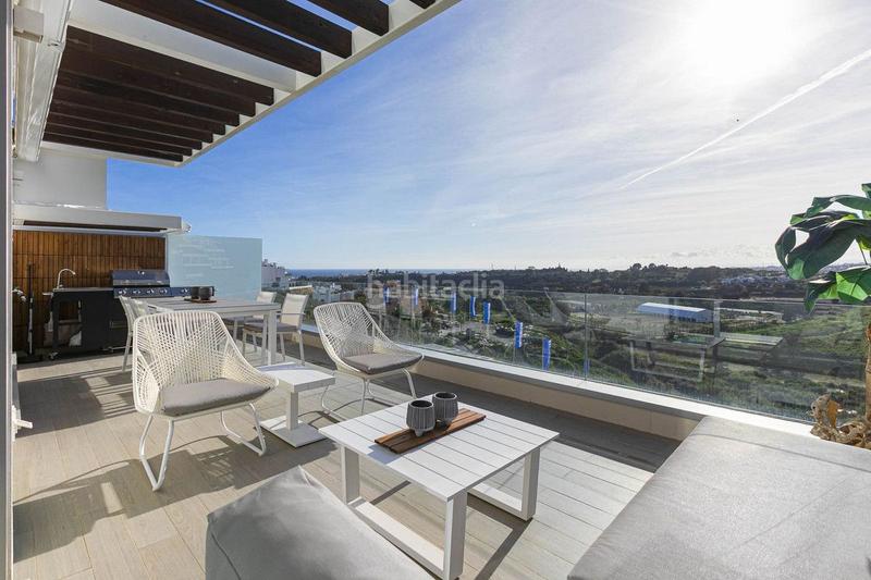 Foto cd0be9d3-0b6e-40ac-ab87-16a26f09808e. Zweistöckige wohnung mit parking pool in Cancelada Estepona