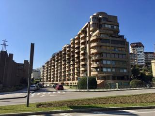 Appartement à Avenida pontejos 29. Piso con vistas y excelente ubicación junto a la playa