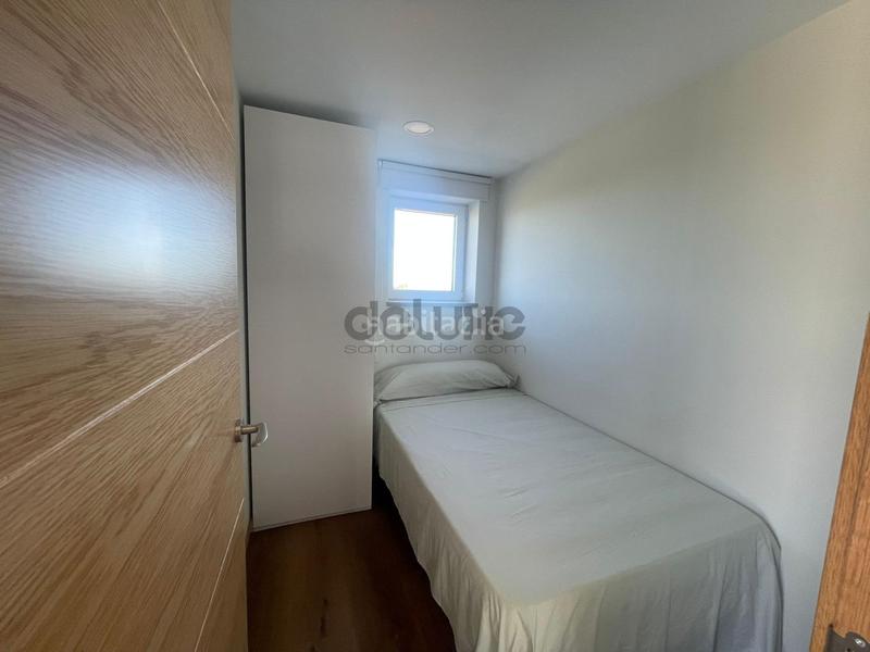 Foto 2c43f653-7f2d-44af-925f-583bca5d9dd0. Location attique avec chauffage parking dans El Sardinero Santander