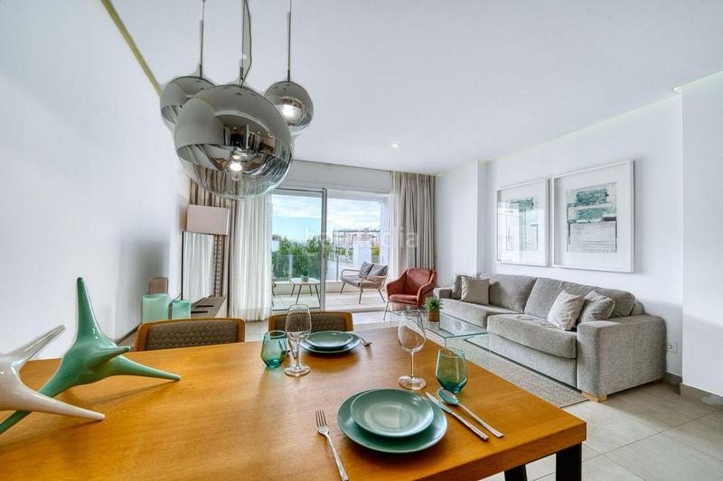 Foto dc5e3f35-94d2-4e3d-811a-ab0dcf1b7048. Apartamento en Alto de los Monteros Marbella
